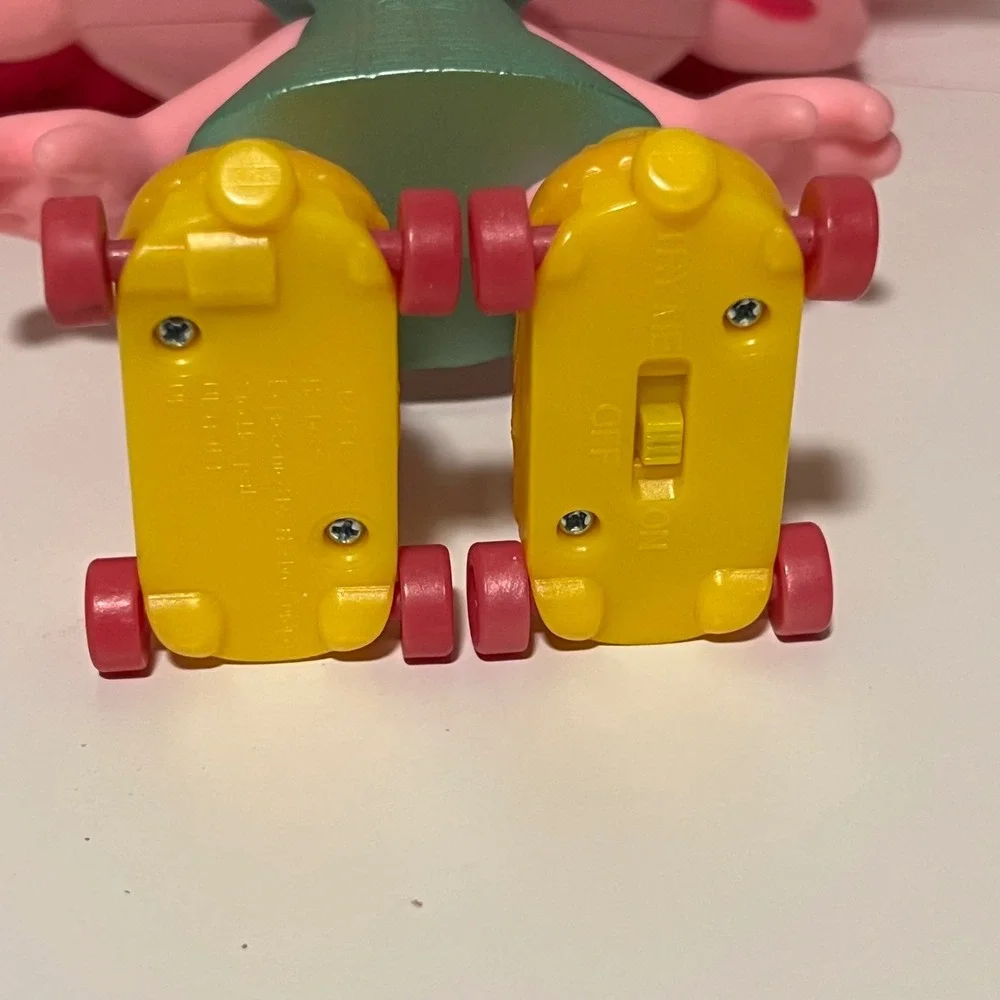 Hasbro Trolls World Tour Dancing Singing Poppy Doll Pink Rainbow Hair‎ Skates12
